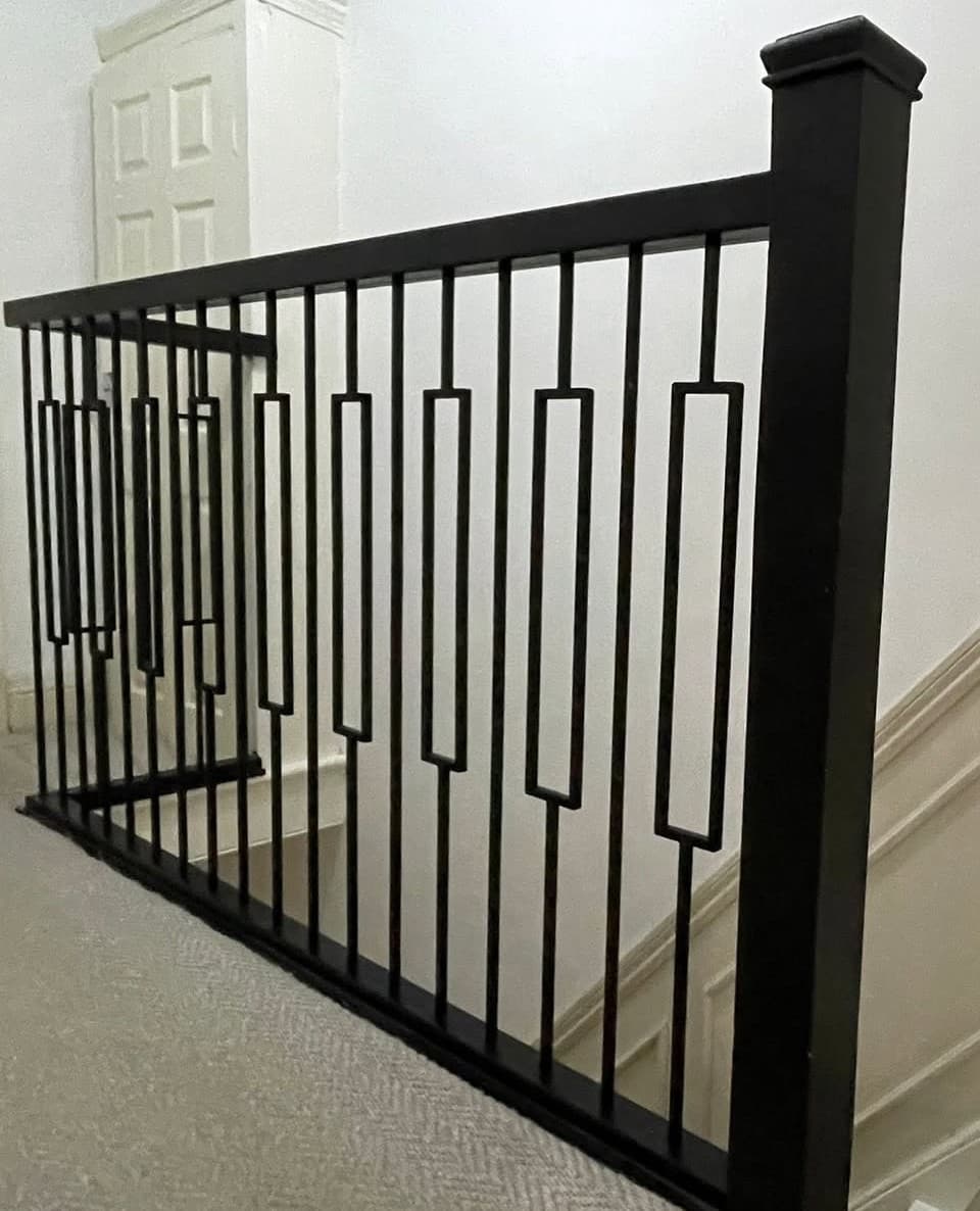 Glass balustrade detail and handrail finish