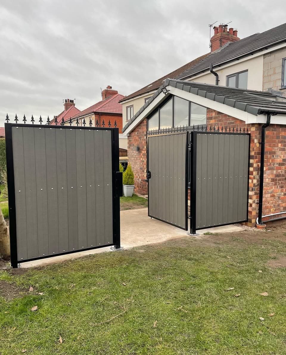 Composite fencing detail close-up